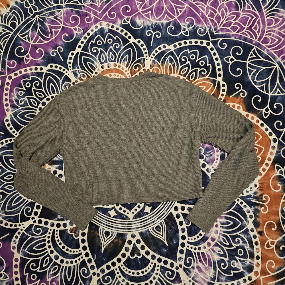 Time and Tru Women's Grey Cropped Shirt